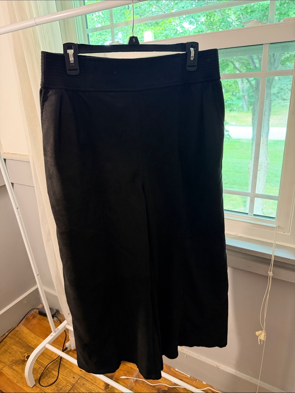 Black Wide-Leg pants- feel like faux suede; size large